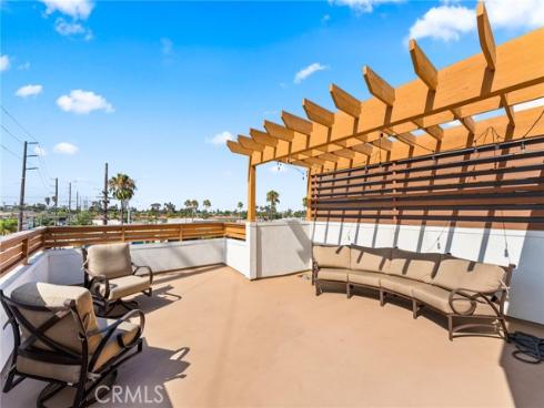 697 W 17th  , Costa Mesa, CA