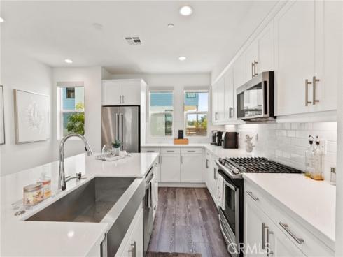 697 W 17th  , Costa Mesa, CA