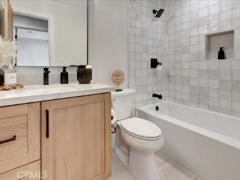 270  Albert   Place, Costa Mesa, CA