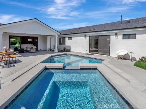 270  Albert   Place, Costa Mesa, CA
