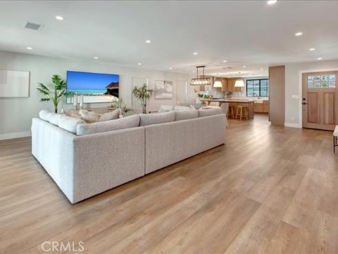 270  Albert   Place, Costa Mesa, CA