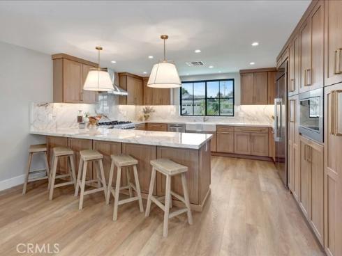 270  Albert   Place, Costa Mesa, CA