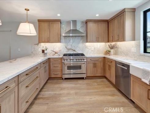 270  Albert   Place, Costa Mesa, CA