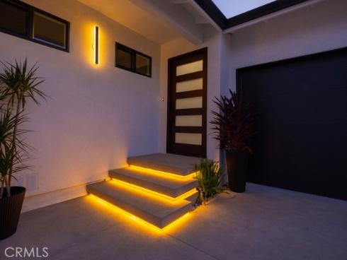 2187  Meyer Place  , Costa Mesa, CA