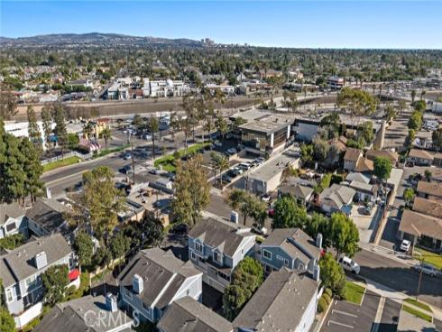 211  Saybrook  , Costa Mesa, CA