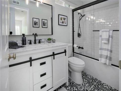 300 Cutter Way, Costa Mesa, CA