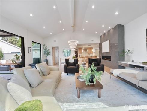 2989 Ceylon Drive, Costa Mesa, CA