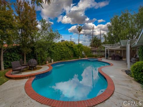 208 Dartmouth Place, Costa Mesa, CA