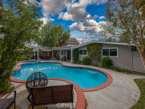 208 Dartmouth Place, Costa Mesa, CA