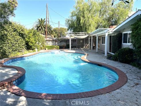 208 Dartmouth Place, Costa Mesa, CA