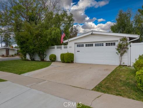 208 Dartmouth Place, Costa Mesa, CA