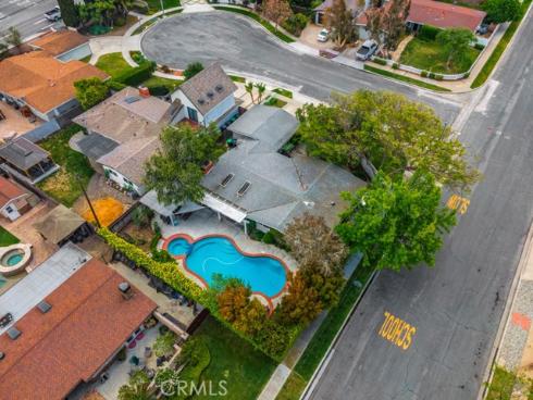 208 Dartmouth Place, Costa Mesa, CA