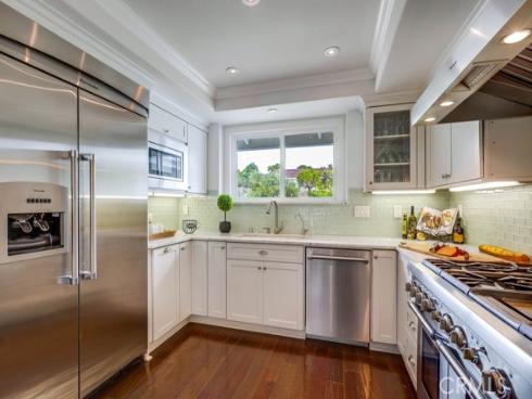 2879 Club House Rd , Costa Mesa, CA