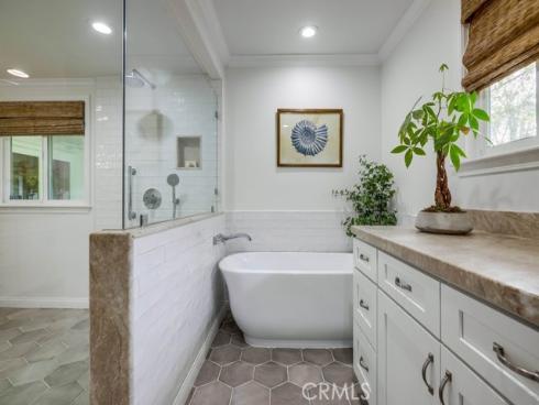 2879 Club House Rd , Costa Mesa, CA