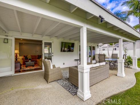 2879 Club House Rd , Costa Mesa, CA