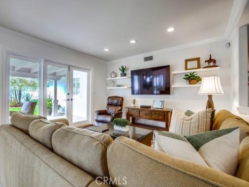 2879 Club House Rd , Costa Mesa, CA