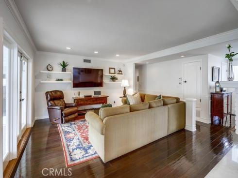 2879 Club House Rd , Costa Mesa, CA