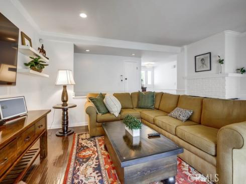 2879 Club House Rd , Costa Mesa, CA