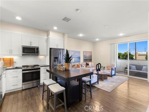 617 W 17th  , Costa Mesa, CA