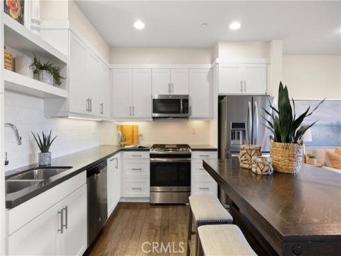 617 W 17th  , Costa Mesa, CA