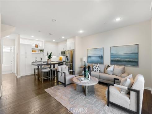 617 W 17th  , Costa Mesa, CA