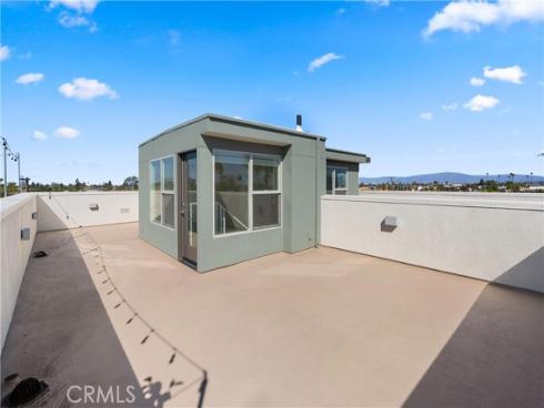 617 W 17th  , Costa Mesa, CA