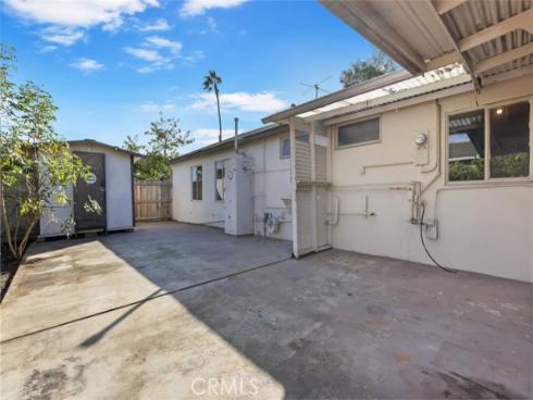2060 State Avenue , Costa Mesa, CA