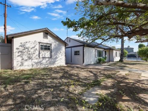 2060 State Avenue , Costa Mesa, CA