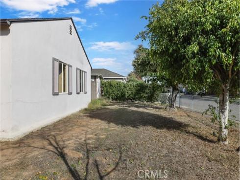 2060 State Avenue , Costa Mesa, CA