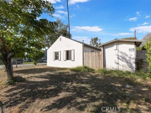 2060 State Avenue , Costa Mesa, CA