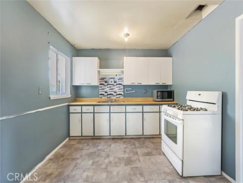 2060 State Avenue , Costa Mesa, CA