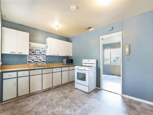 2060 State Avenue , Costa Mesa, CA