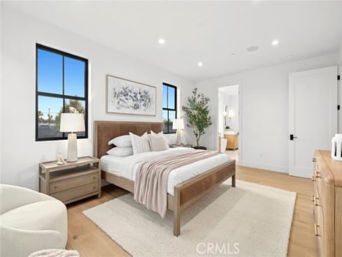 275  Walnut  , Costa Mesa, CA