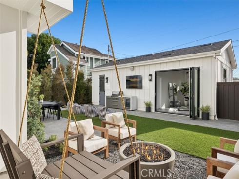 275  Walnut  , Costa Mesa, CA