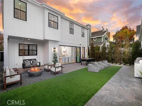 275  Walnut  , Costa Mesa, CA