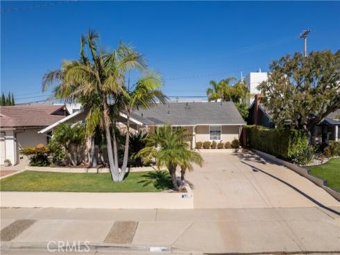 1170  Gleneagles  , Costa Mesa, CA