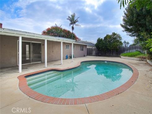 2925 Jacaranda Avenue, Costa Mesa, CA