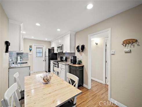 2404  Niagara  , Costa Mesa, CA