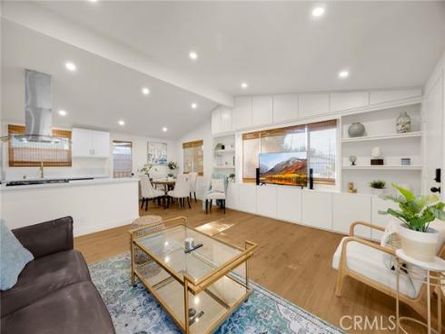 868  Towne  , Costa Mesa, CA