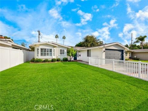 3210 Iowa Street, Costa Mesa, CA