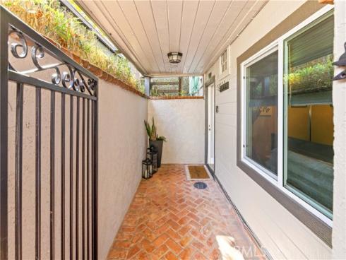 2205  Pacific  101  Avenue, Costa Mesa, CA