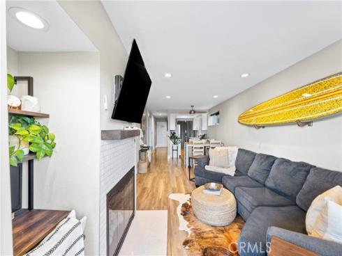 2205  Pacific  101  Avenue, Costa Mesa, CA