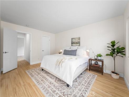 930  Helena   Circle, Costa Mesa, CA