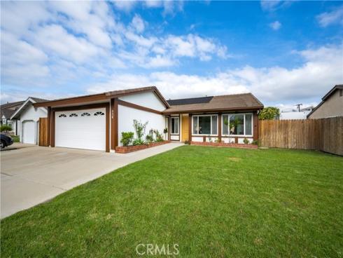 930  Helena   Circle, Costa Mesa, CA