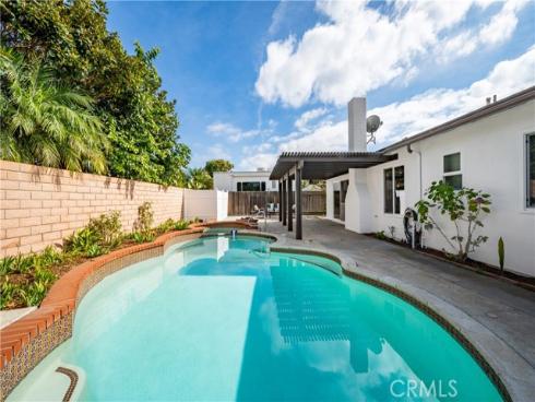 930  Helena   Circle, Costa Mesa, CA