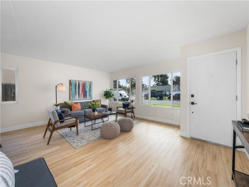930  Helena   Circle, Costa Mesa, CA