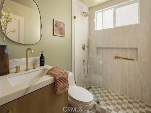 872  Liard  , Costa Mesa, CA