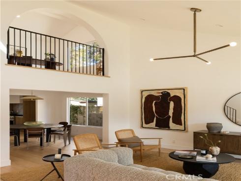 872  Liard  , Costa Mesa, CA