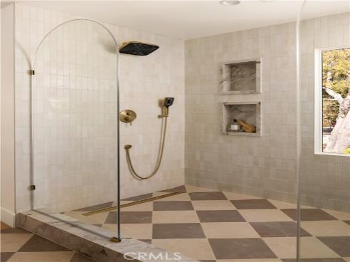 872  Liard  , Costa Mesa, CA