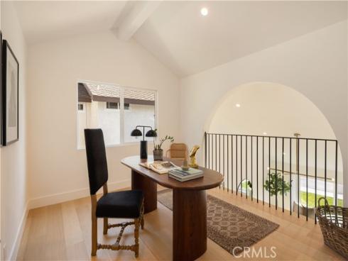 872  Liard  , Costa Mesa, CA